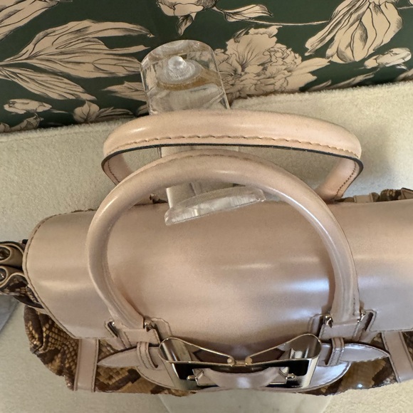 Gucci Authentic Python Shoulder Bag RARE Collectors Piece - Picture 2 of 10